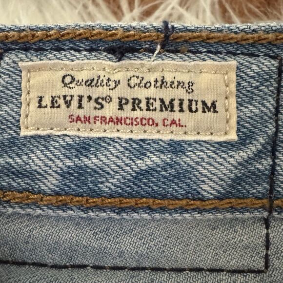 Levi’s Premium Ribcage Straight Jeans Women’s Size 30 Button-Fly Lightwash Denim - Picture 5 of 14